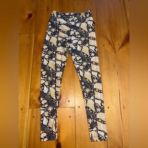 LuLaRoe One Size Seashell Print Leggings
